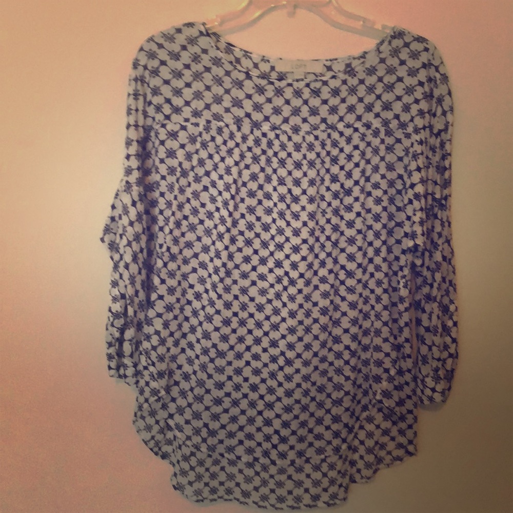 💵 LOFT Lightweight Navy Patterned Top